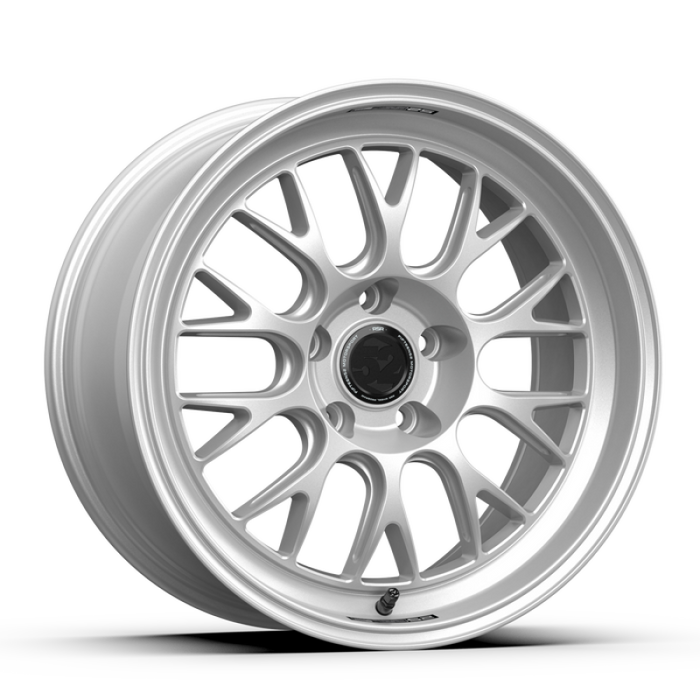 fifteen52 Holeshot RSR 18x9.5 5x120 22mm ET 72.56mm Center Bore Radiant Silver